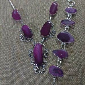 Necklace and bracelet sent